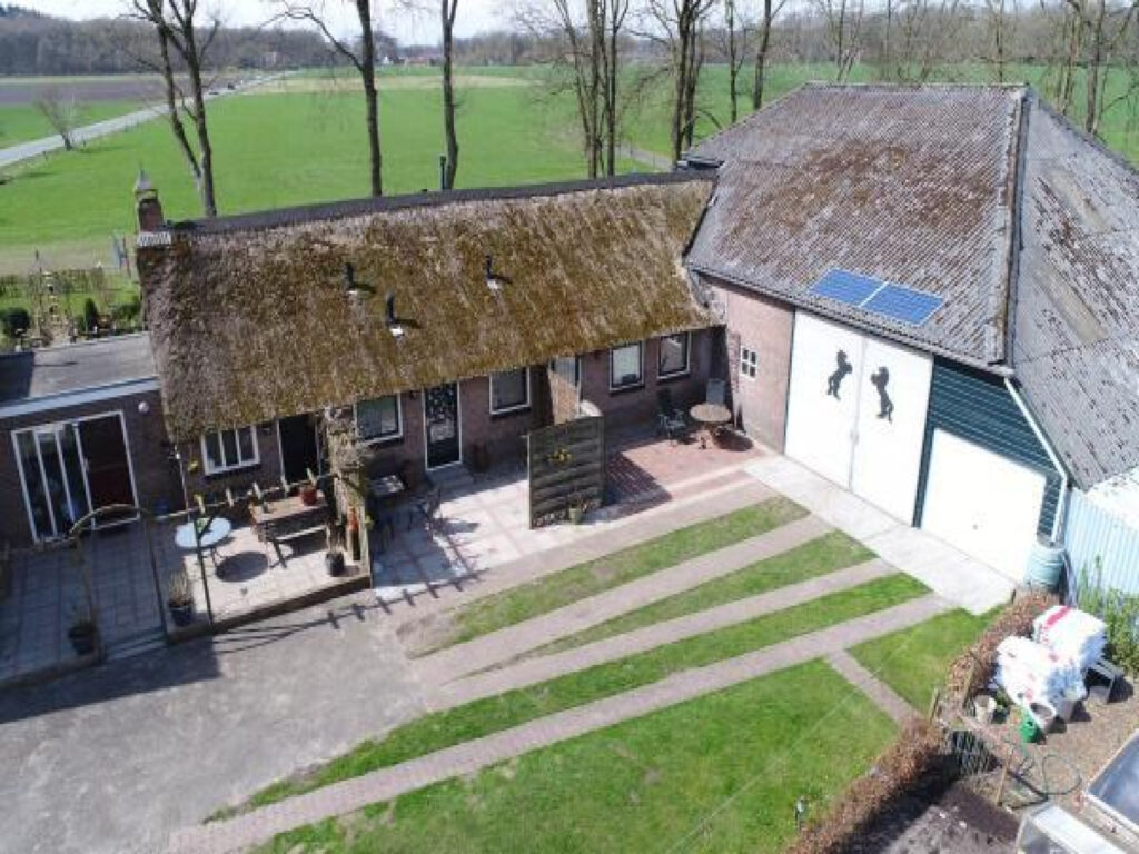 Idyllisch 8 persoons plattelands-boerderijtje in Drenthe