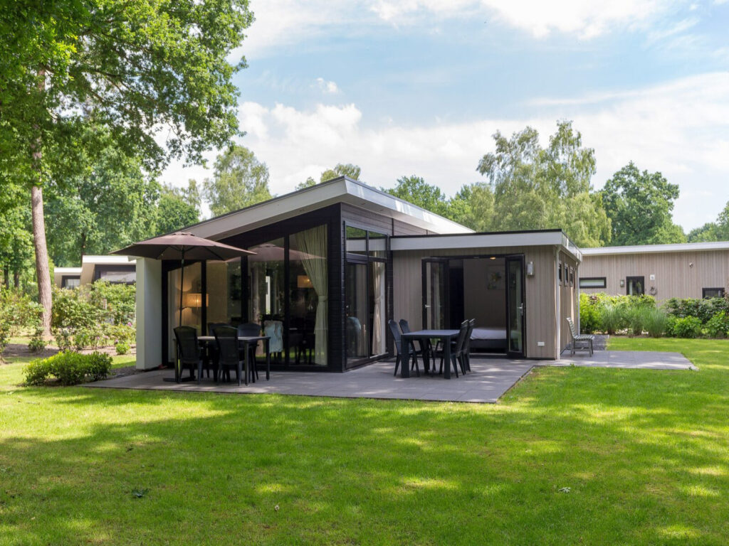 Comfortabel 8 persoons familiehuis met ruime tuin in de bossen op de Veluwe.