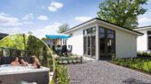 Modern 6 persoons chalet met bubbelbad op een familiepark in Cromvoirt