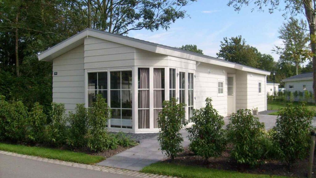 Charmante 6 persoons chalet op een vakantiepark in Halfweg