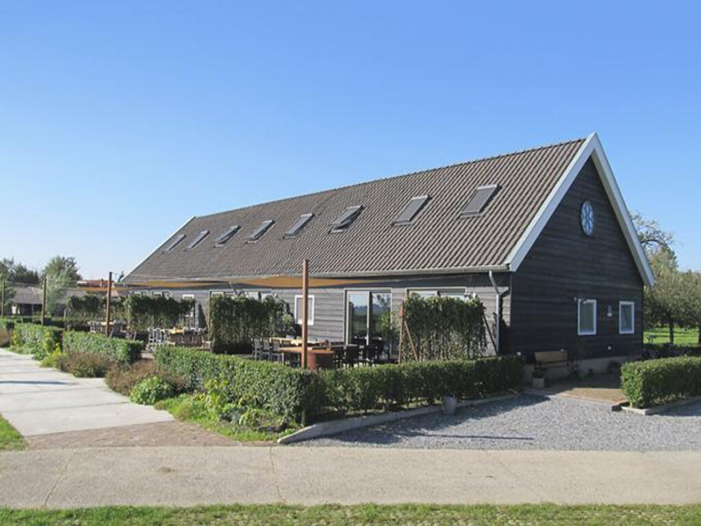 Luxe 16 persoons groepsaccommodatie op het erf van een boerderij vlakbij Gouda.